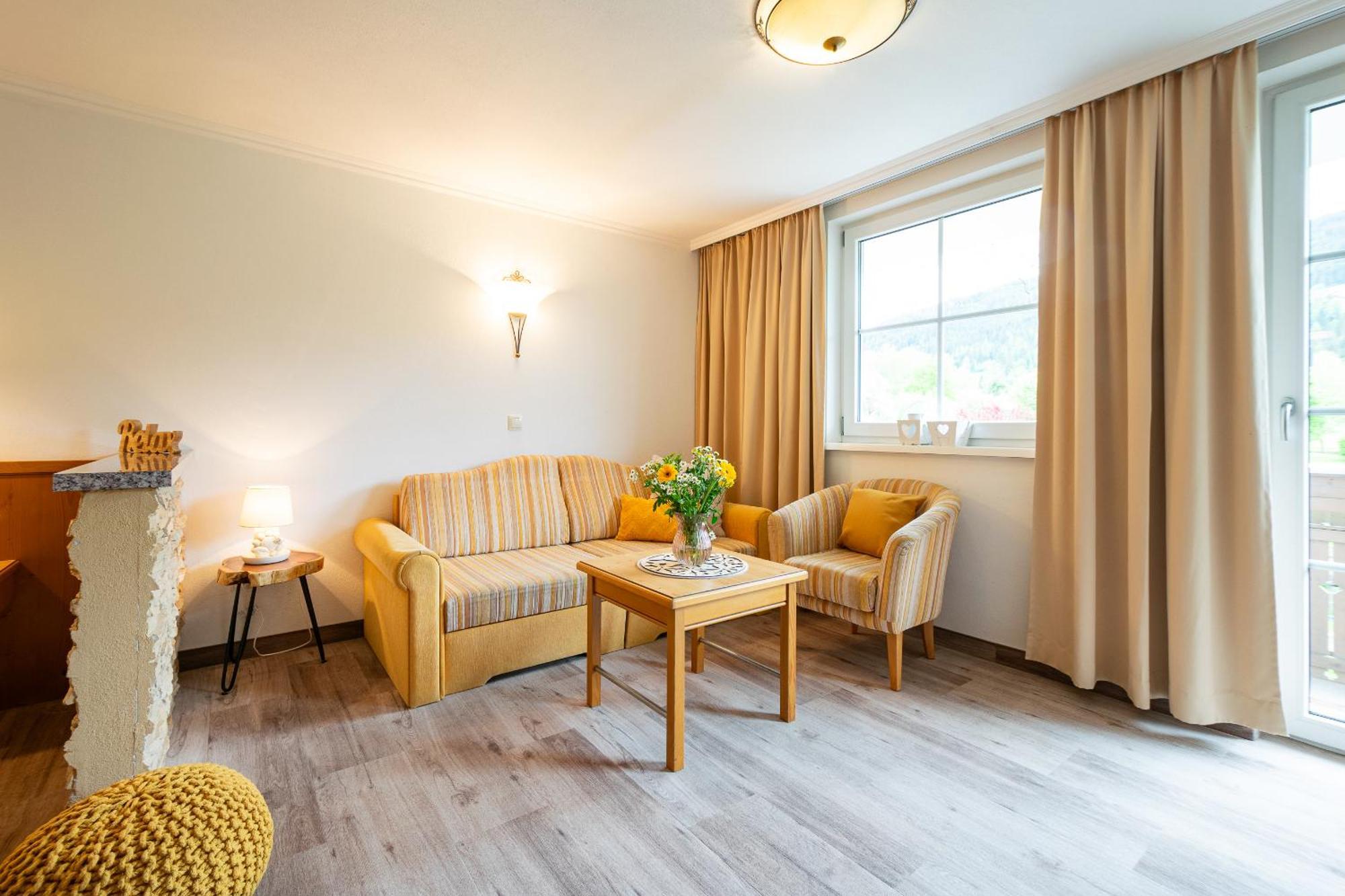 רדשטאדט Landhotel Hubengut Bed And Breakfast מראה חיצוני תמונה