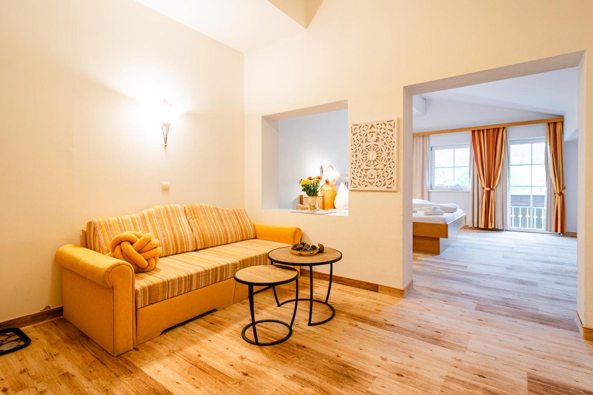 רדשטאדט Landhotel Hubengut Bed And Breakfast מראה חיצוני תמונה
