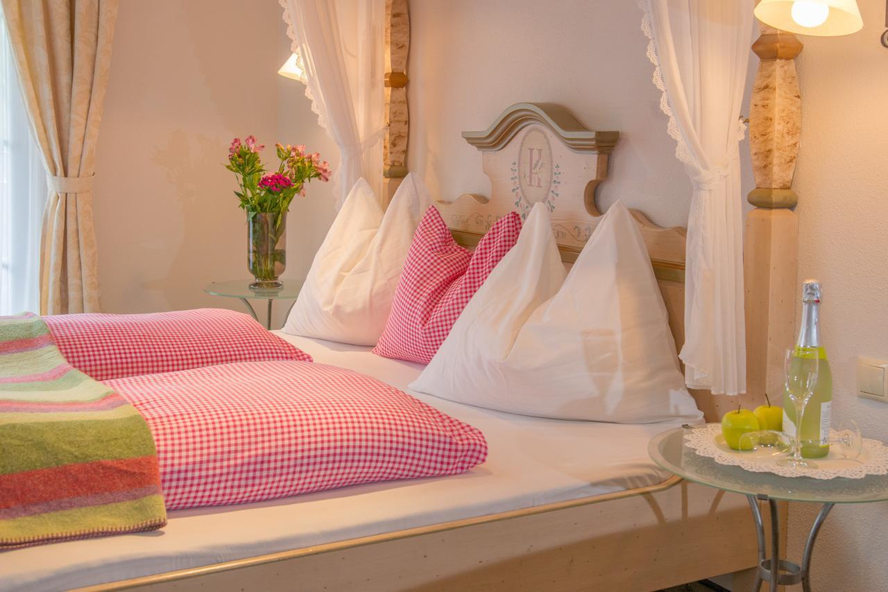 רדשטאדט Landhotel Hubengut Bed And Breakfast מראה חיצוני תמונה
