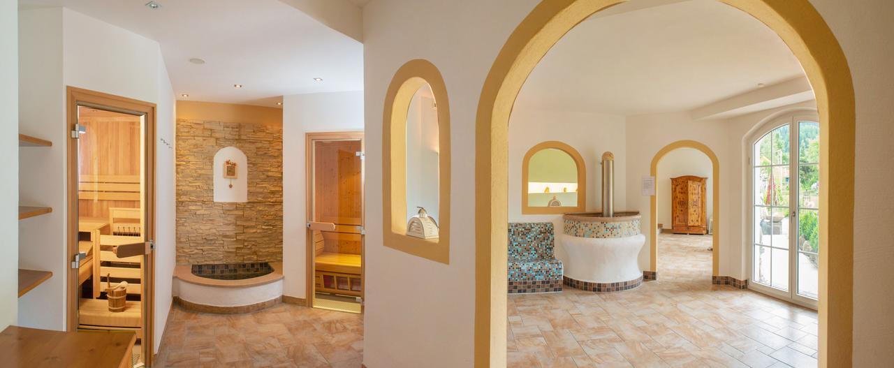רדשטאדט Landhotel Hubengut Bed And Breakfast מראה חיצוני תמונה